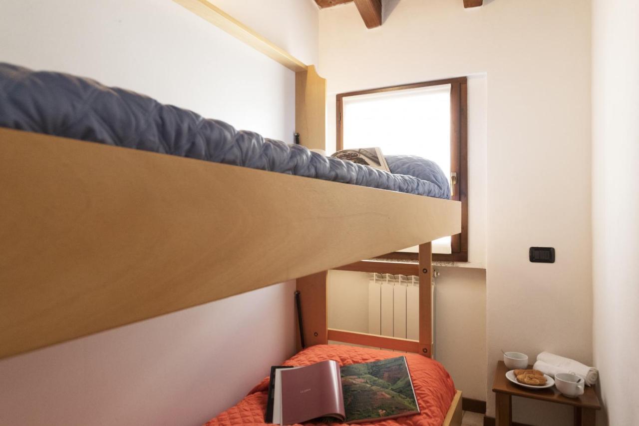 2-Bedroom Lakeview Apartment At The Lake Acquaseria Extérieur photo