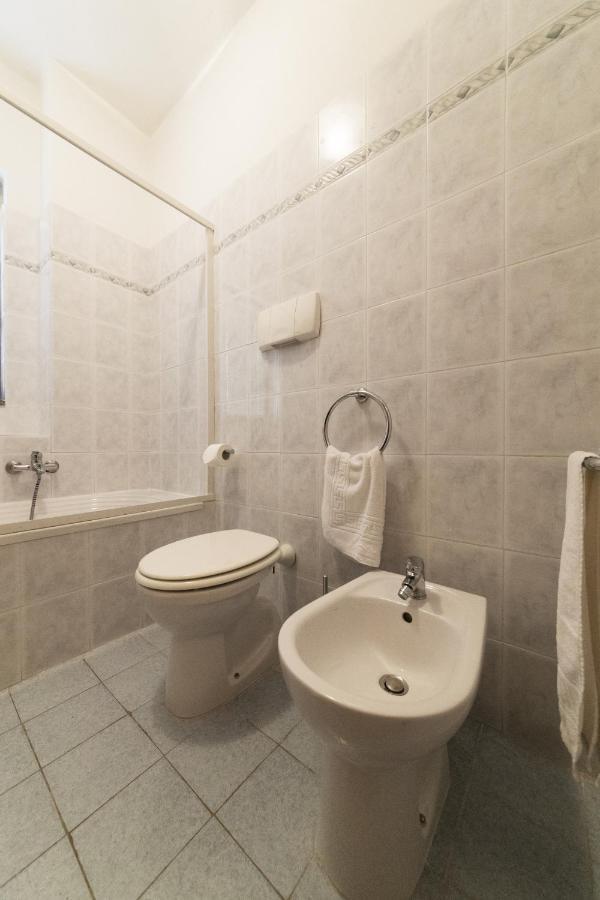 2-Bedroom Lakeview Apartment At The Lake Acquaseria Extérieur photo